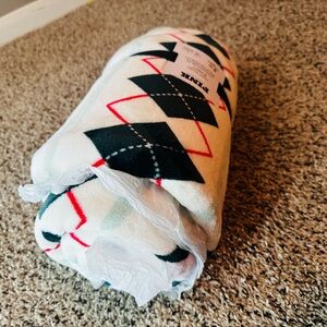PINK Victoria's Secret Argyle Plush Blanket